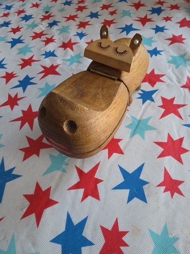 Lady hippo trinket - trinket, box
